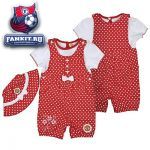 Детский костюм Манчестер Юнайтед / MANCHESTER UNITED HEART ROMPER HAT AND T-SHIRT SET